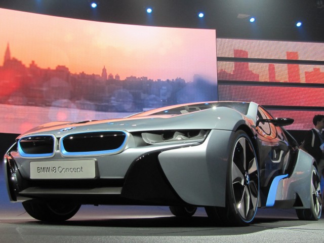 Станет ли концепт BMW i8 массовым?